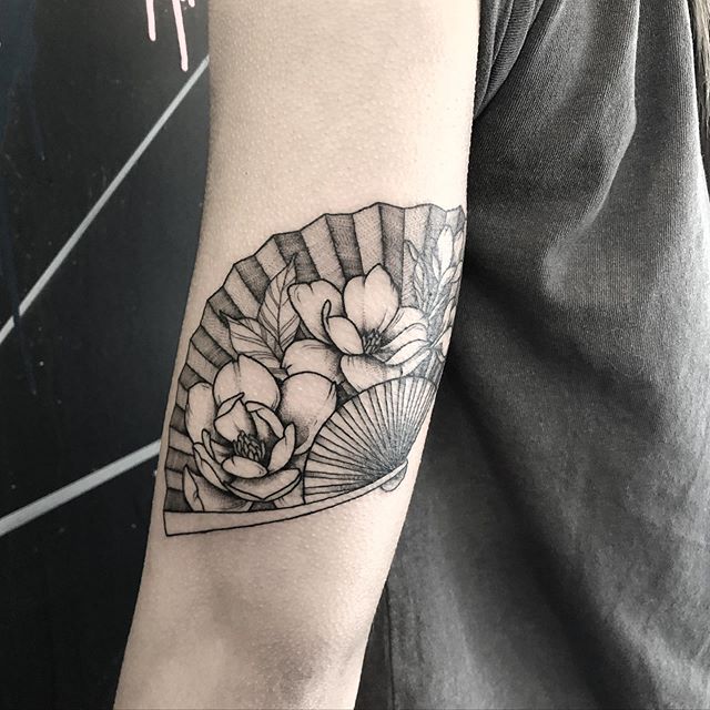 Angie_Demeter-Fan-Floral-Tattoo