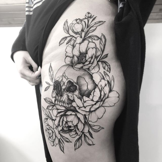 Angie_Demeter-Skull-Floral-Tattoo