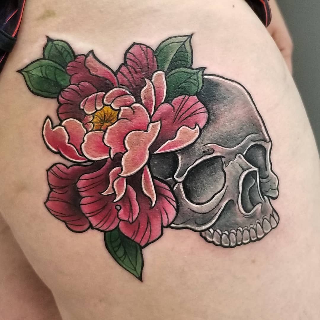 Brandi_Lee-Skull_Floral_Tattoo