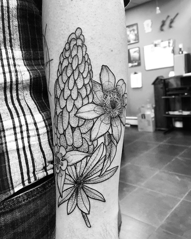 Bray_Del-Flowers_Tattoo