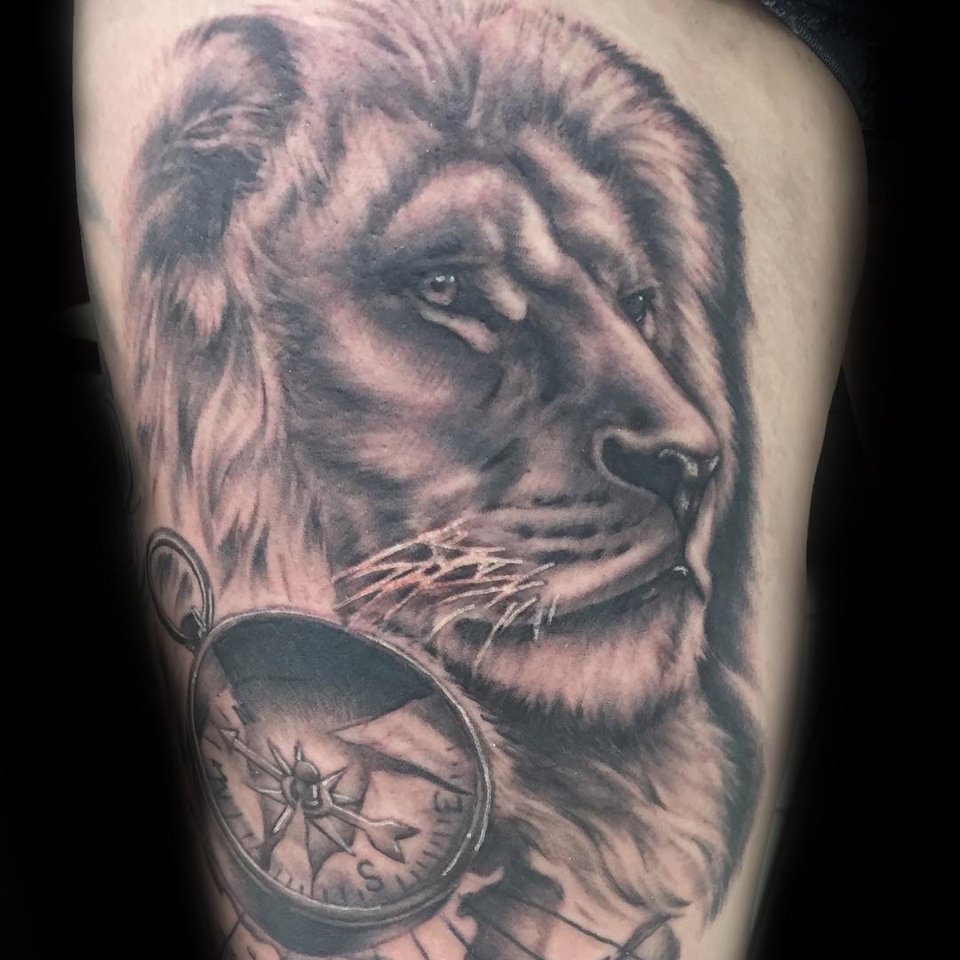 Devon_Titley-Lion_Compass_Tattoo