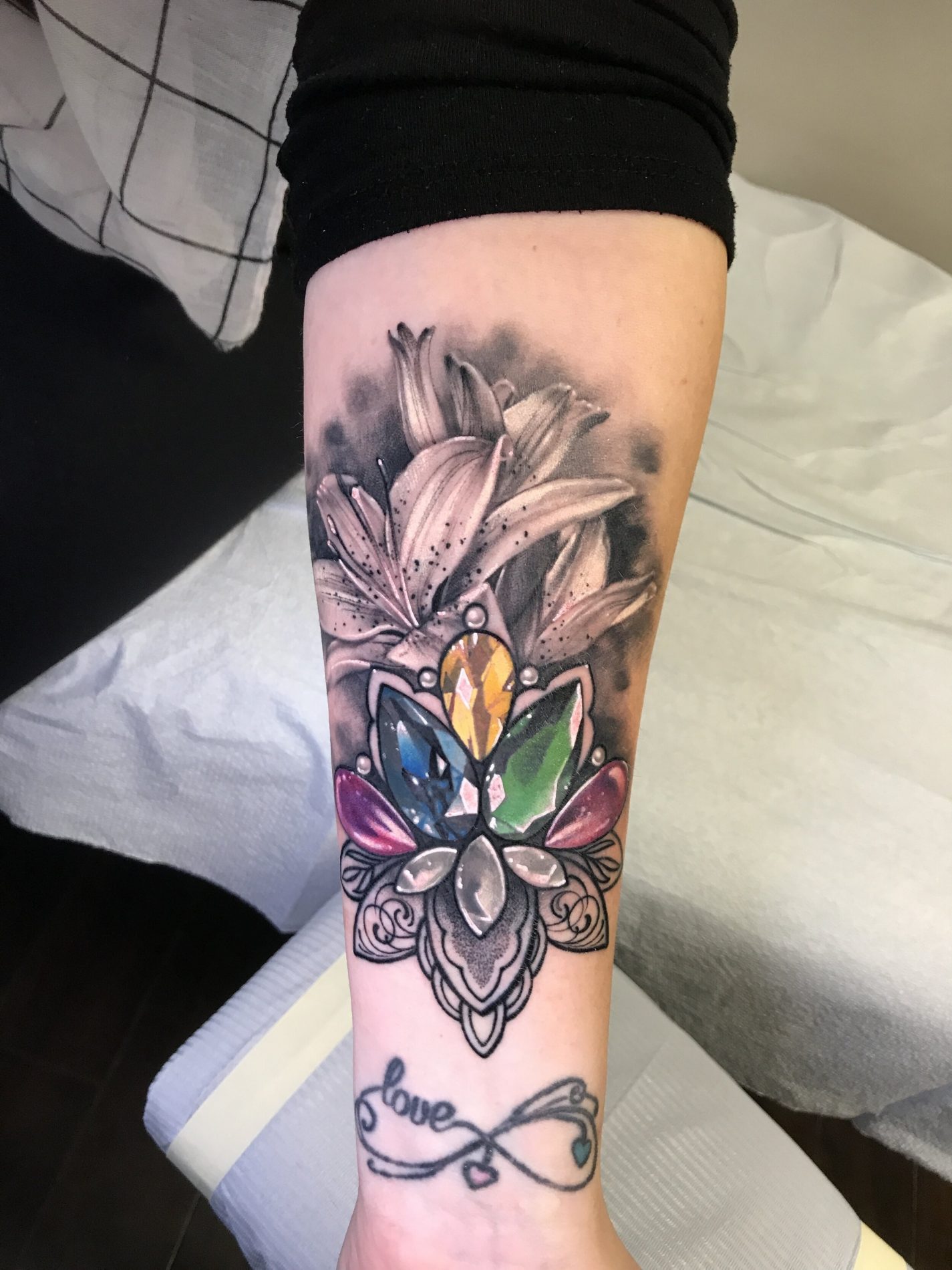 Erin_Belley-Jewel-Tattoo