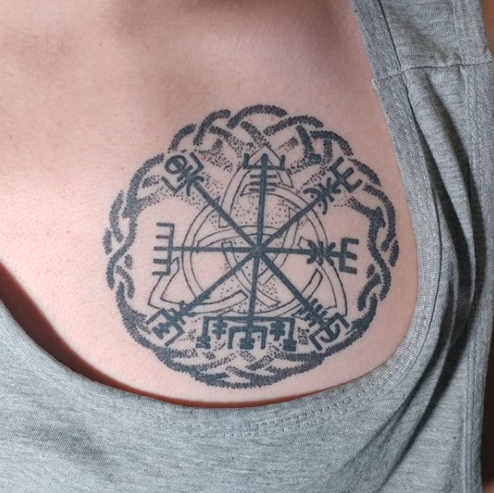 Felicia_Pach-Viking_Compass_Dotwork