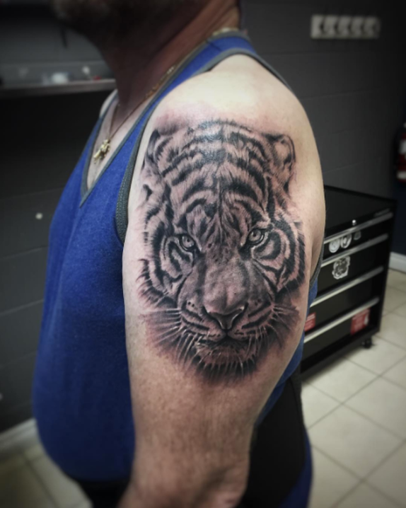 Henry_Yuvallos-Tiger_Tattoo