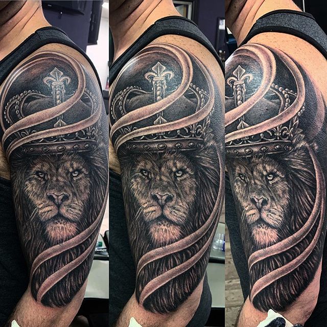 Colin_Ditchfield-Lion_Crown_Tattoo