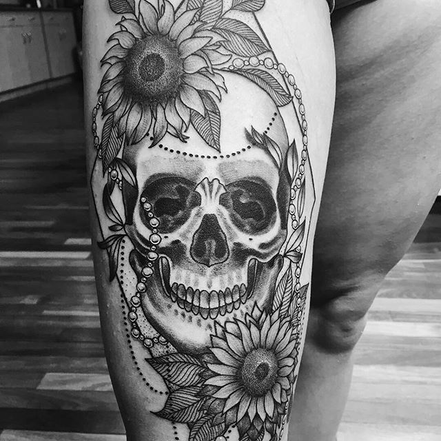 Francisco_Ordonez-Floral-Skull-Tattoo