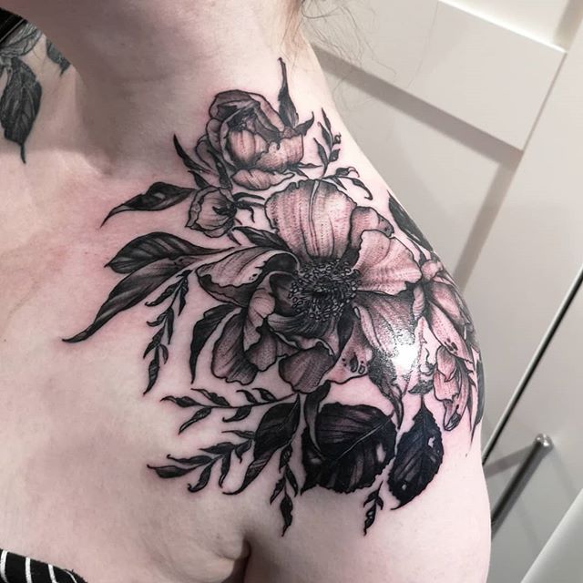 Jenelle_Wolfe-Floral-Shoulder-Tattoo