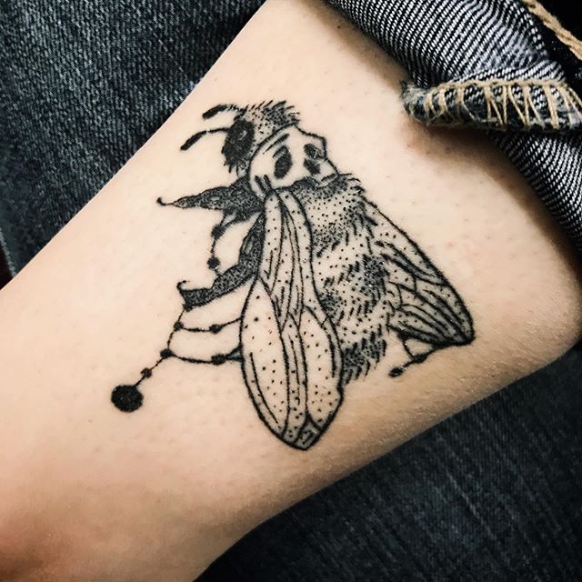 Maddie_Maniaci-Death-Bee-Tattoo