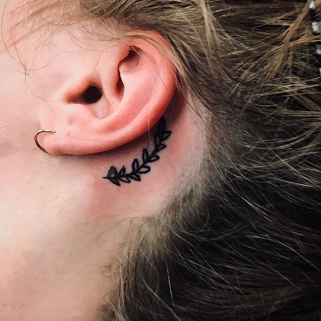 Maddie_Maniaci-Ear-Tattoo