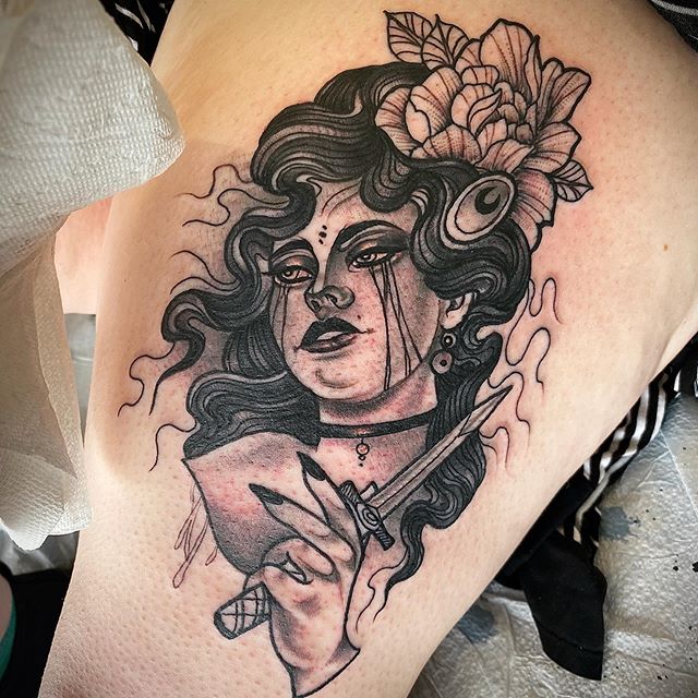 Melissa_Bennett-Lady-Sword-Tattoo