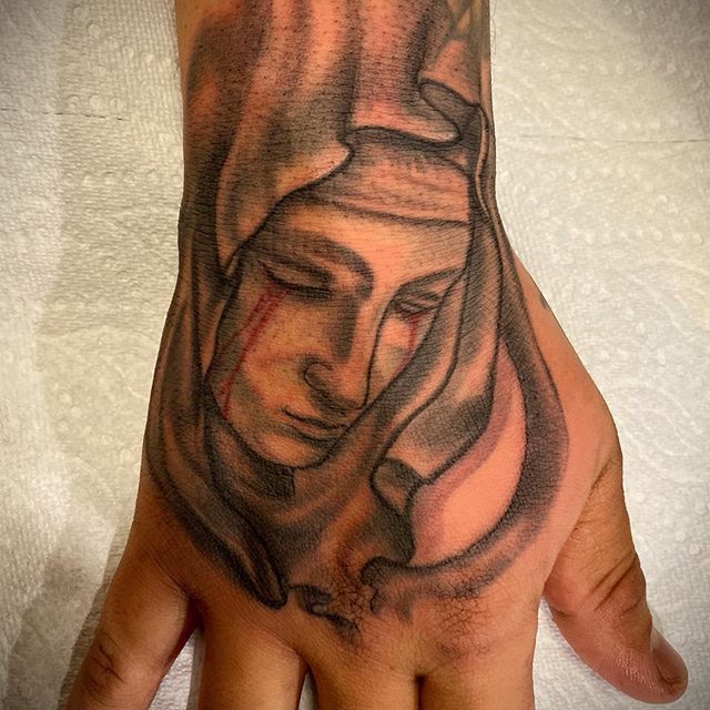 Melissa_Bennett-Mary-Hand-Tattoo