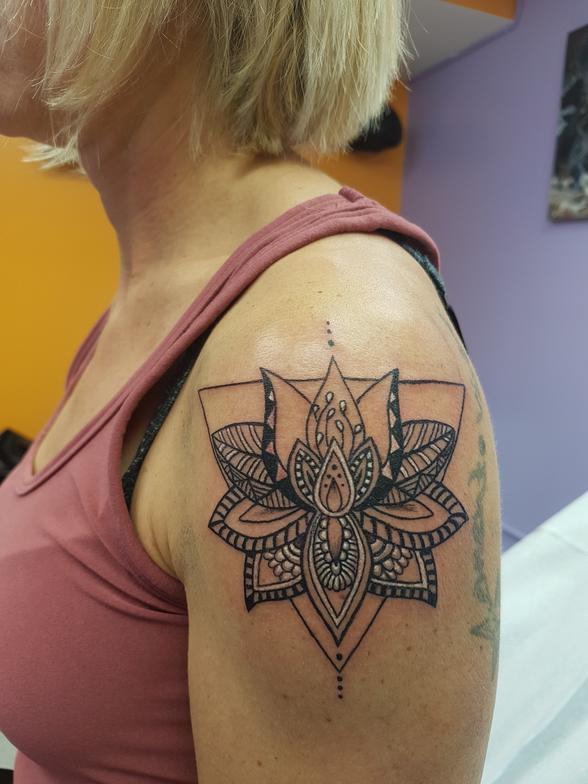 Michele_New_Dimension-Lotus-Flower-Tattoo