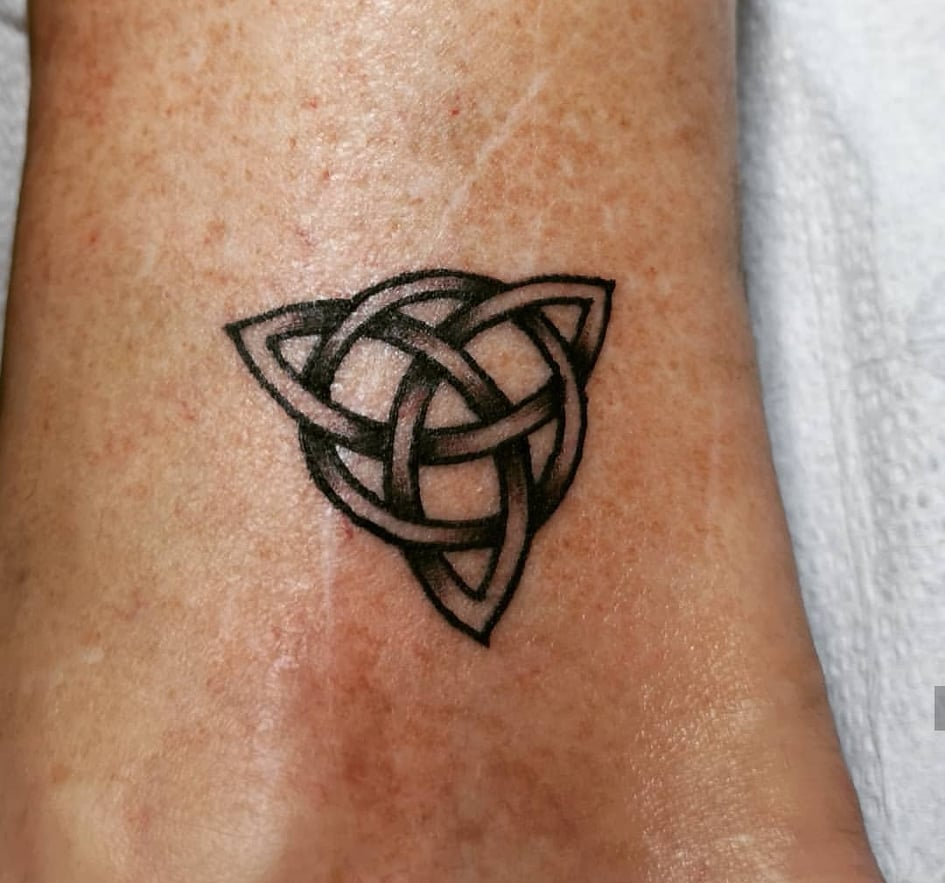 Oralie_George-Celtic_Knot_Tattoo