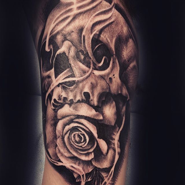 Richard_Andrews-Skull-Floral-Tattoo