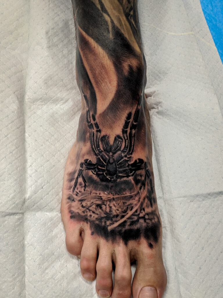 Shane_de_Graaff-Tarantula-Foot-Tattoo